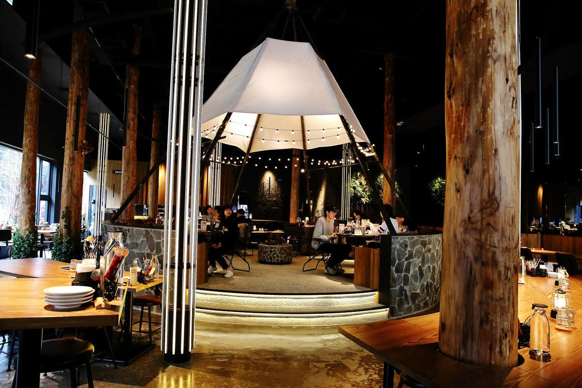 貳樓林口露營概念店新開幕!城市偽露營!在城市中也能享受享受