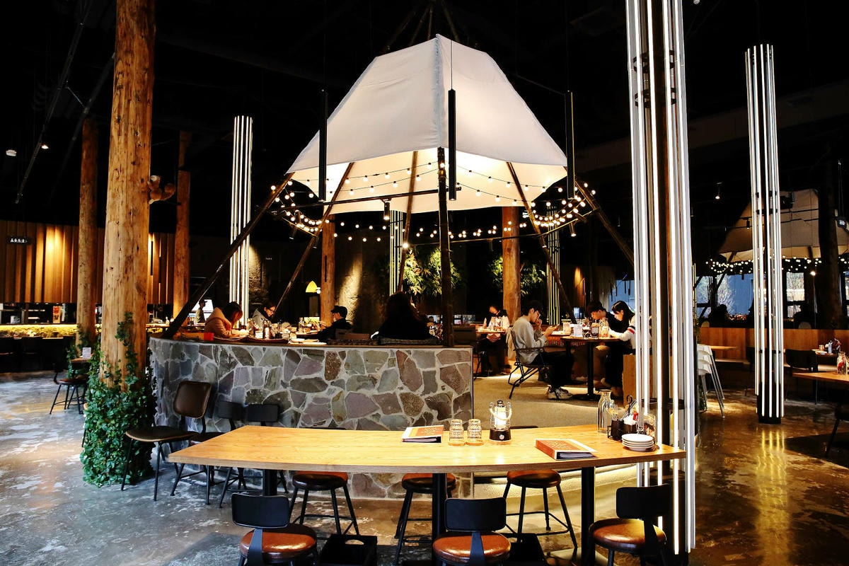 貳樓林口露營概念店新開幕!城市偽露營!在城市中也能享受享受