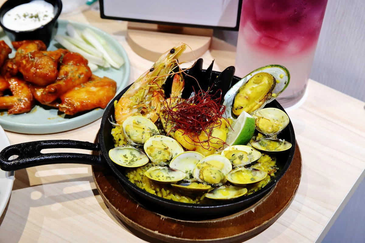 台中全新寵物餐廳開幕!瘋狂尾巴寵物遊樂園,結合了寵物餐廳、寵