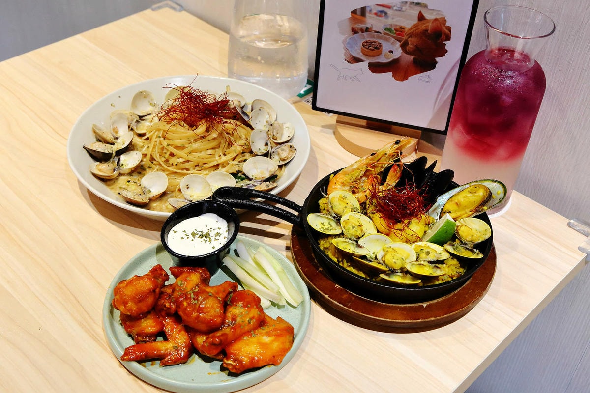 台中全新寵物餐廳開幕!瘋狂尾巴寵物遊樂園,結合了寵物餐廳、寵