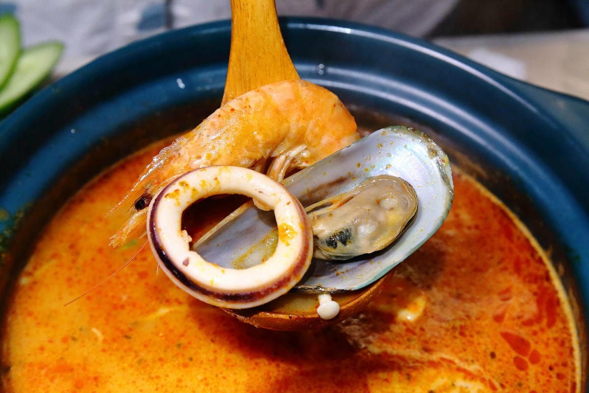 捷運中山美食推薦!一個人也能吃泰式!椰兄 PLUS台北必吃網