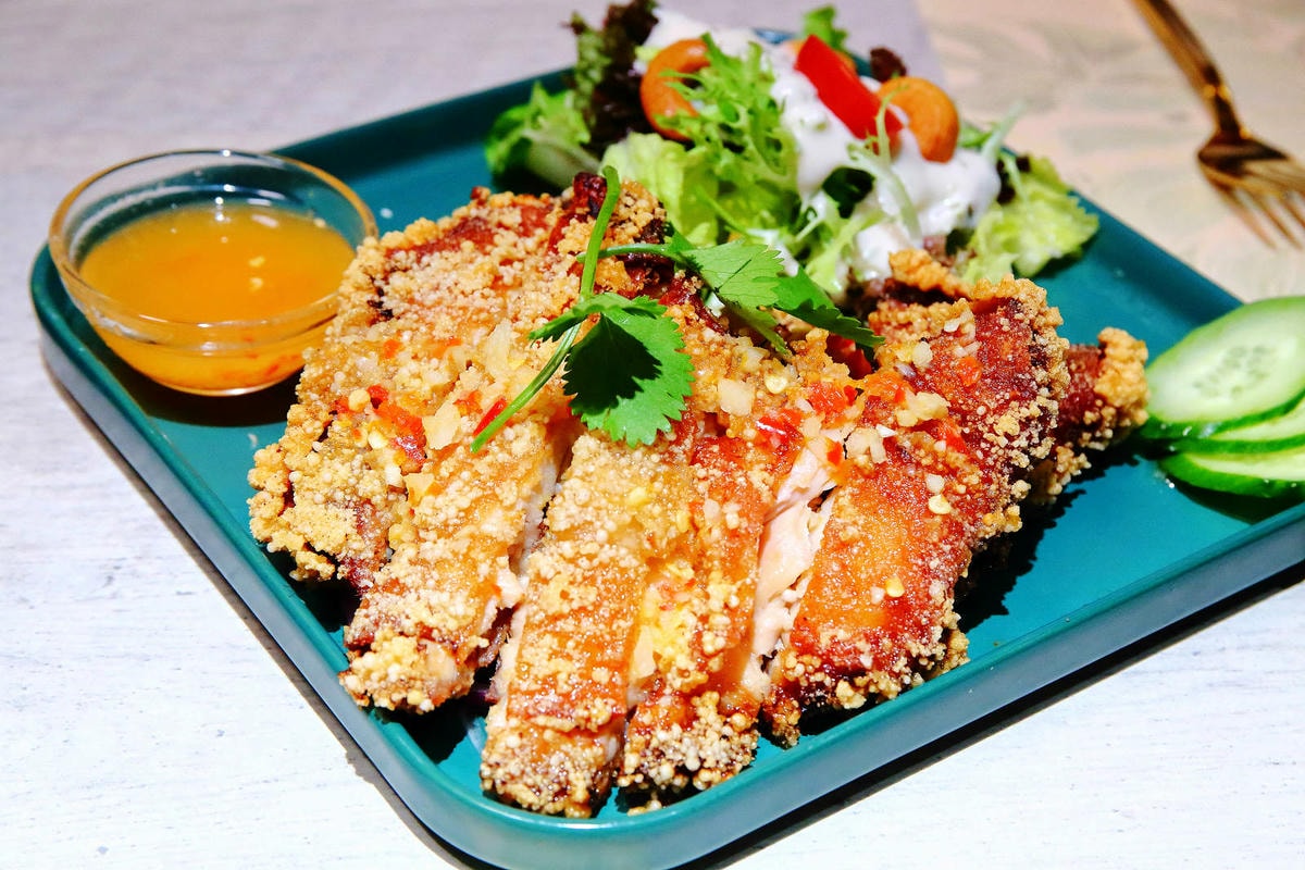 捷運中山美食推薦!一個人也能吃泰式!椰兄 PLUS台北必吃網