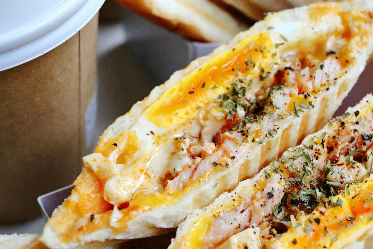 中永和早午餐新選擇,皇后熱壓吐司專賣店,土城必吃的人氣早午餐