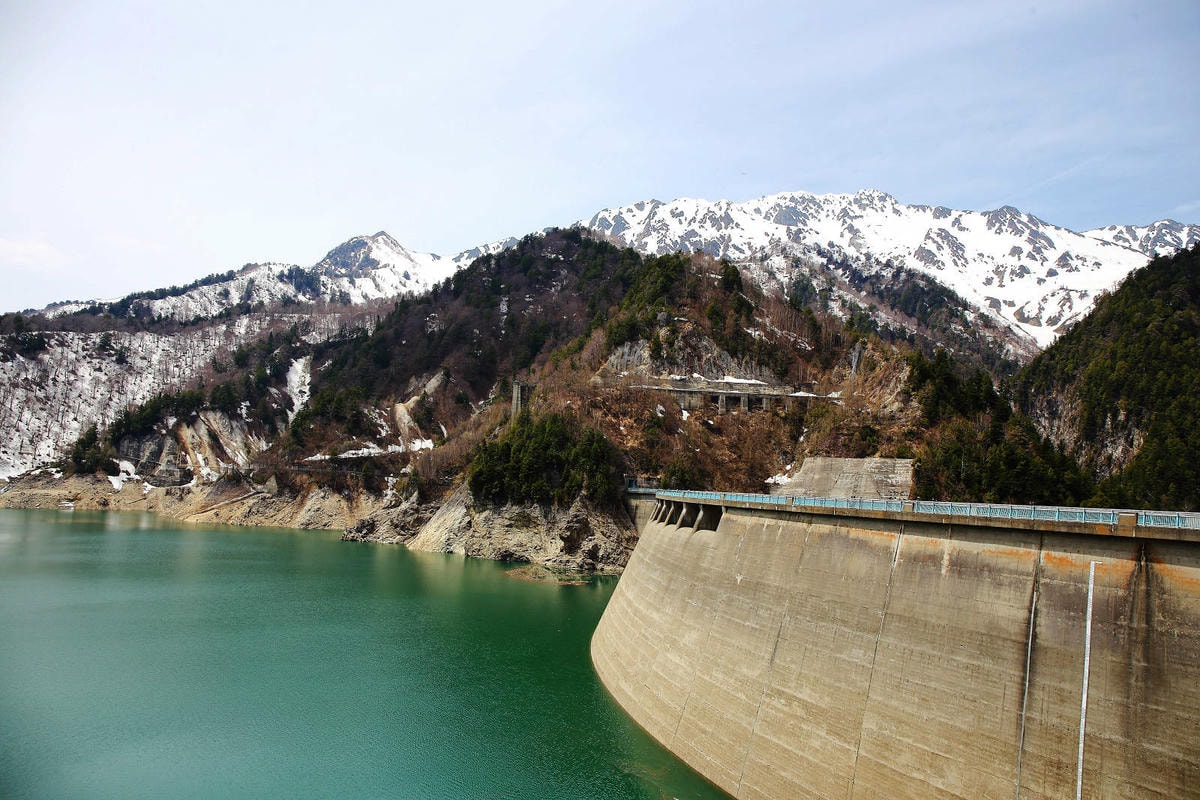 立生黑部真是人生必去一次的地方,雪牆絕景、沿途連綿不絶的壯麗