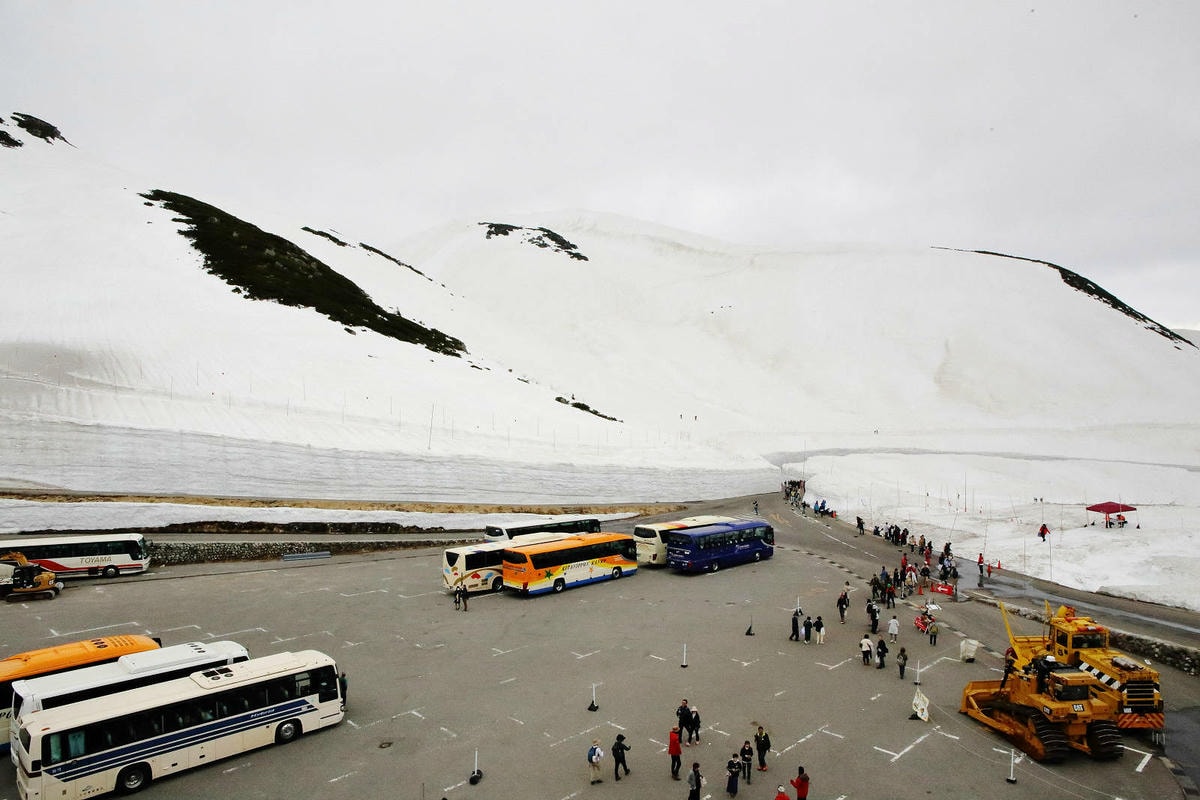 立生黑部真是人生必去一次的地方,雪牆絕景、沿途連綿不絶的壯麗