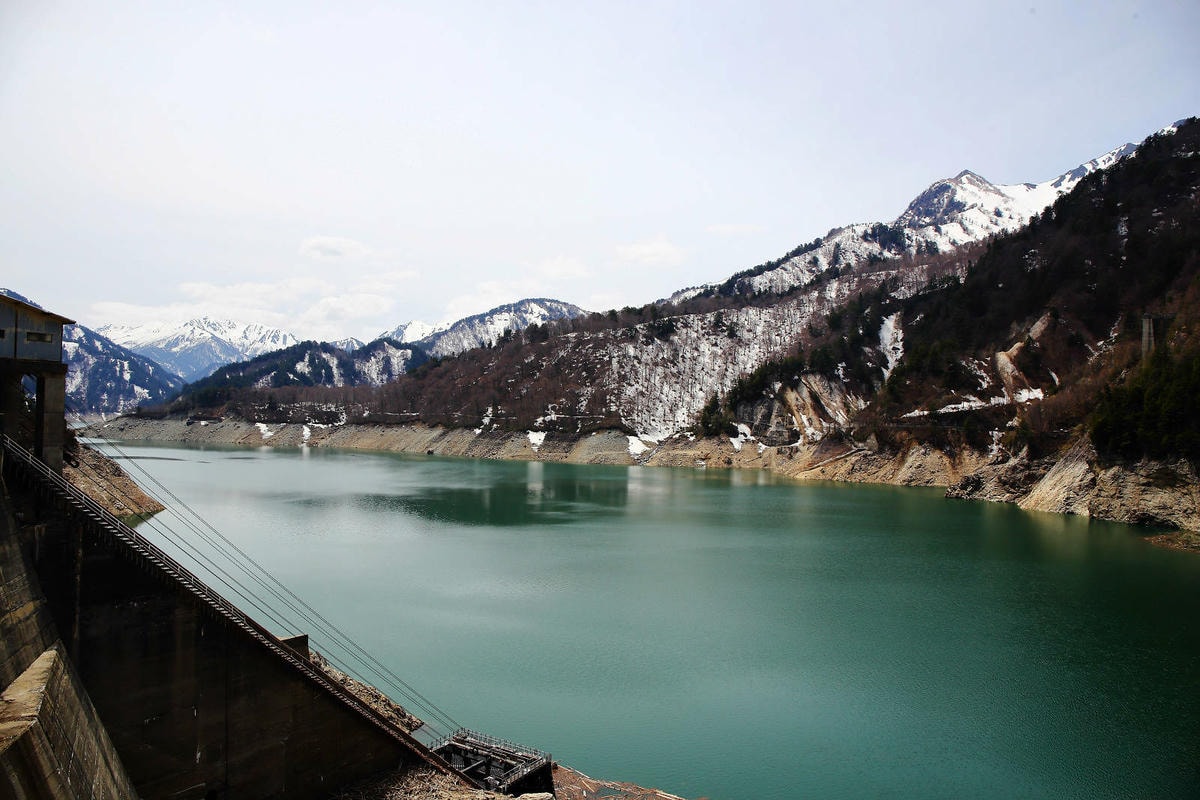立生黑部真是人生必去一次的地方,雪牆絕景、沿途連綿不絶的壯麗