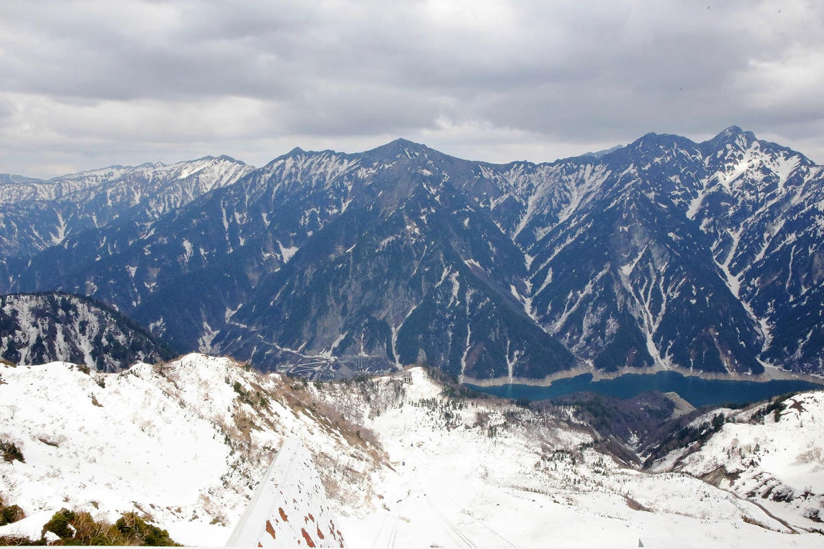 立生黑部真是人生必去一次的地方,雪牆絕景、沿途連綿不絶的壯麗