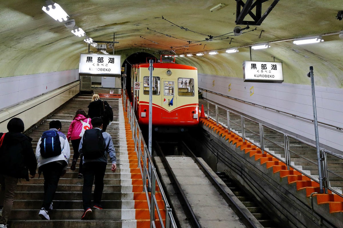 立生黑部真是人生必去一次的地方,雪牆絕景、沿途連綿不絶的壯麗