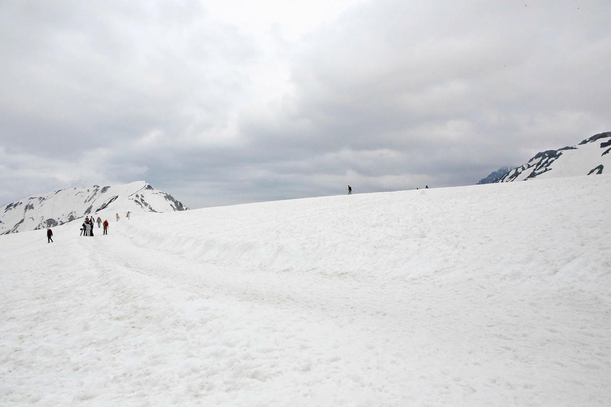 立生黑部真是人生必去一次的地方,雪牆絕景、沿途連綿不絶的壯麗