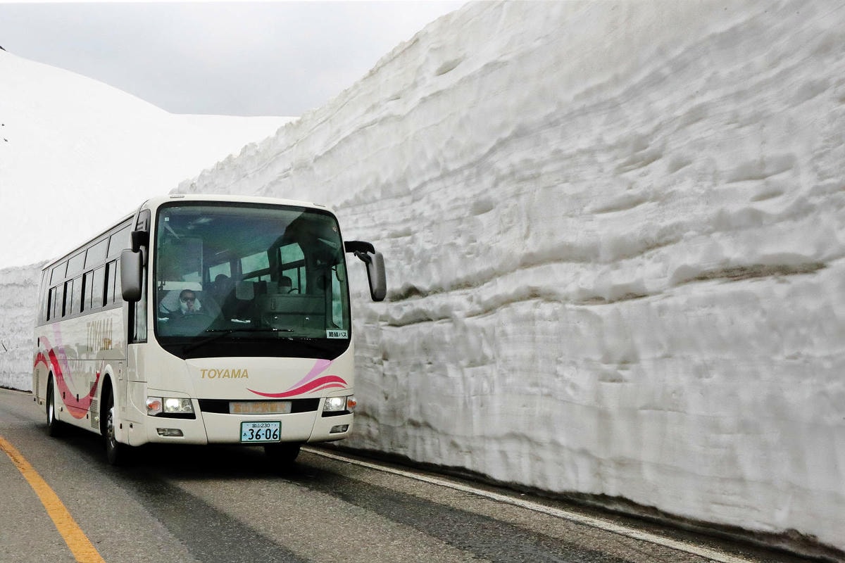 立生黑部真是人生必去一次的地方,雪牆絕景、沿途連綿不絶的壯麗