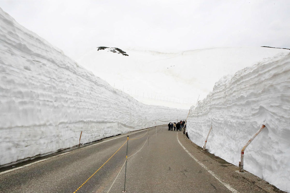 立生黑部真是人生必去一次的地方,雪牆絕景、沿途連綿不絶的壯麗