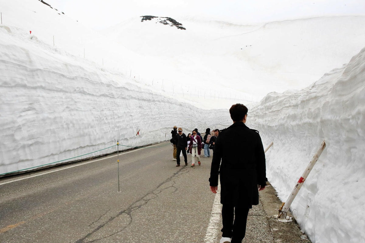 立生黑部真是人生必去一次的地方,雪牆絕景、沿途連綿不絶的壯麗