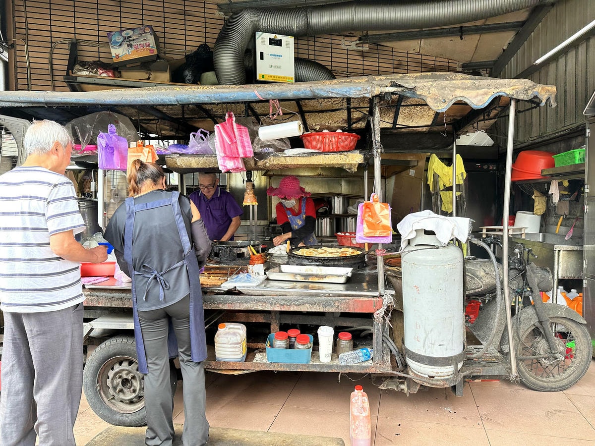 八德「監獄」蛋餅你吃過嗎?一大早排隊也非吃不可!被喻為在地最