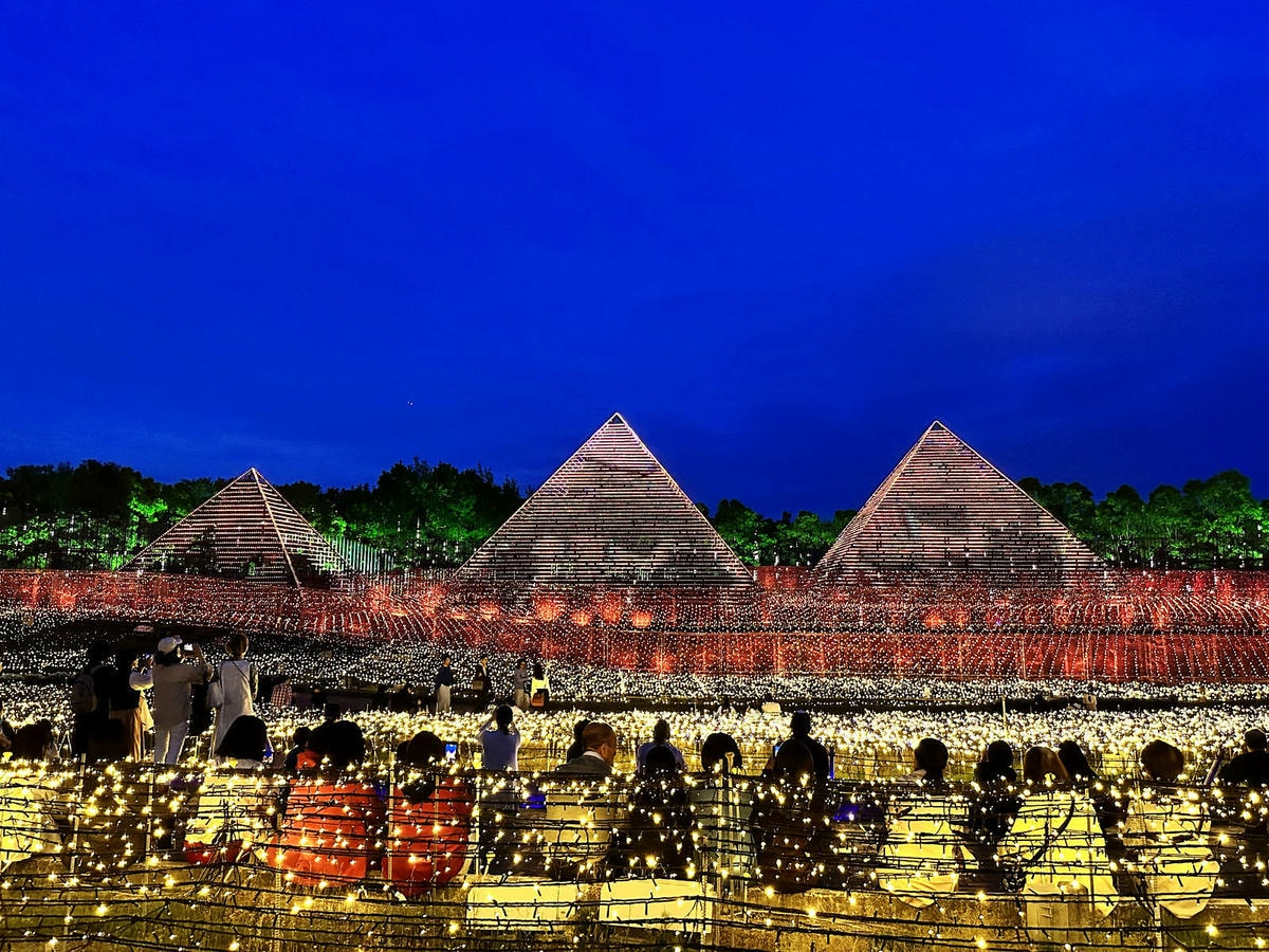 世界級美景,日本最大絢麗夢幻夜間燈光秀,結合花朵與燈飾的「名