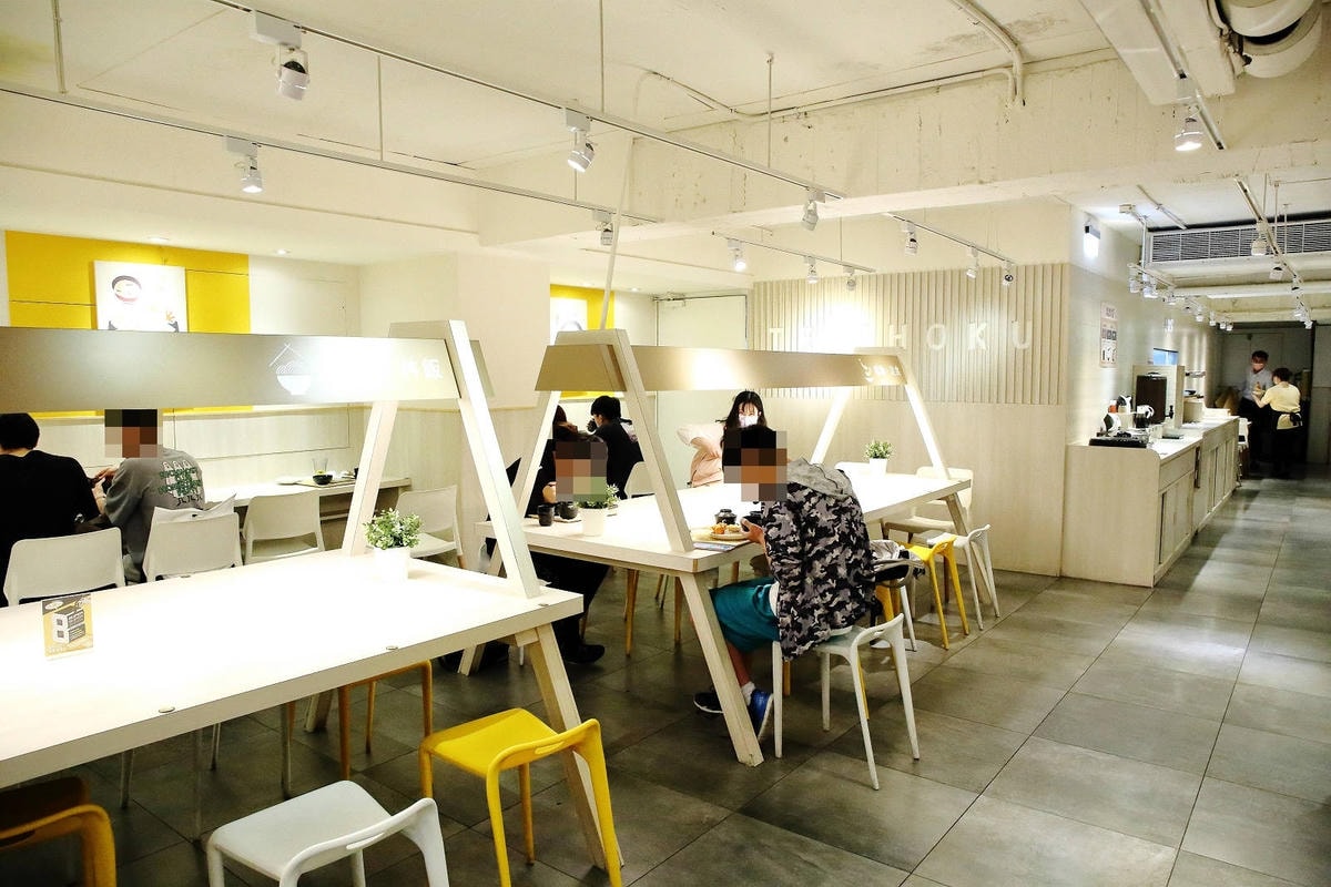 定食8變了!明亮寬敞的空間、每季更新豐盛繽紛的定食,免費湯飯 定食8變了!明亮寬敞的空間、每季更新豐盛繽紛的定食,免費湯飯