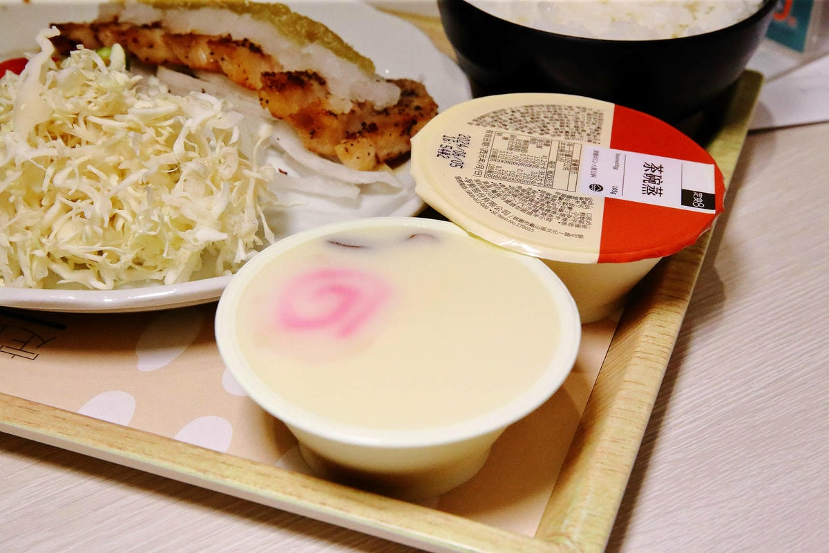 定食8變了!明亮寬敞的空間、每季更新豐盛繽紛的定食,免費湯飯 定食8變了!明亮寬敞的空間、每季更新豐盛繽紛的定食,免費湯飯