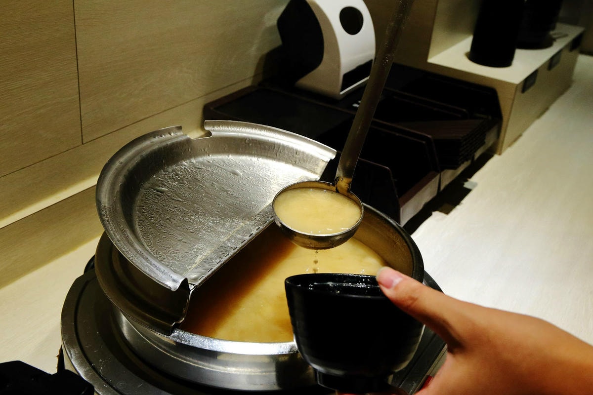 定食8變了!明亮寬敞的空間、每季更新豐盛繽紛的定食,免費湯飯 定食8變了!明亮寬敞的空間、每季更新豐盛繽紛的定食,免費湯飯