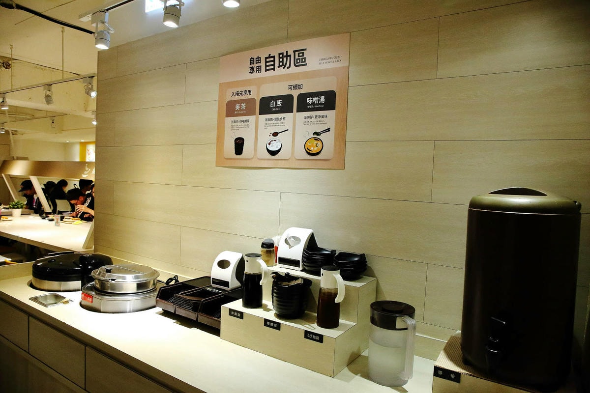 定食8變了!明亮寬敞的空間、每季更新豐盛繽紛的定食,免費湯飯 定食8變了!明亮寬敞的空間、每季更新豐盛繽紛的定食,免費湯飯