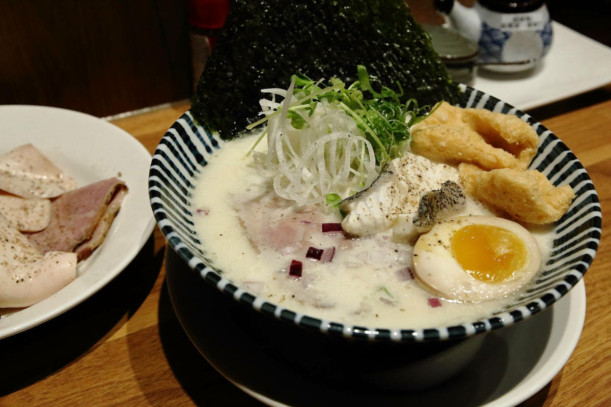 永和新開拉麵店,麵屋有漁永和店主打石斑魚做湯底的魚介系拉麵,