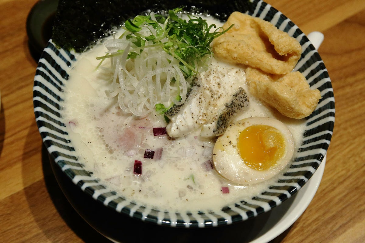 永和新開拉麵店,麵屋有漁永和店主打石斑魚做湯底的魚介系拉麵,