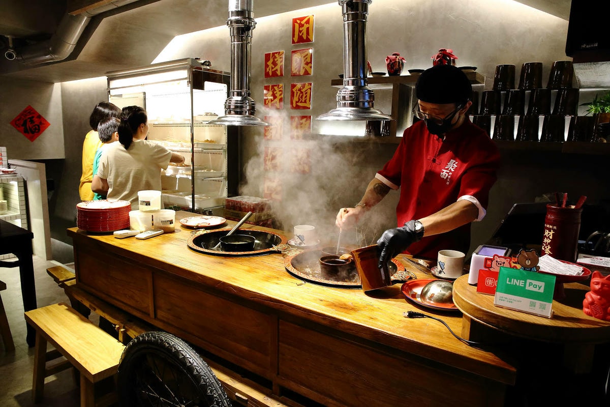 聚面。延吉街新開幕的10元串串香!來自四川最傳統的川味面食與