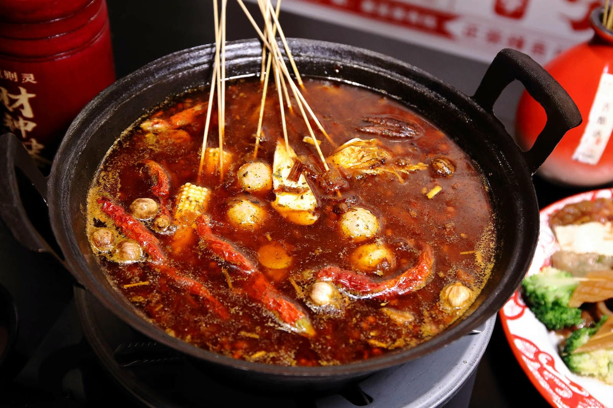 聚面。延吉街新開幕的10元串串香!來自四川最傳統的川味面食與