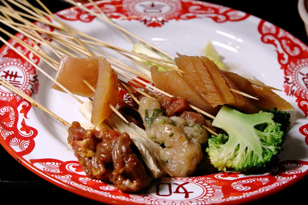 聚面。延吉街新開幕的10元串串香!來自四川最傳統的川味面食與