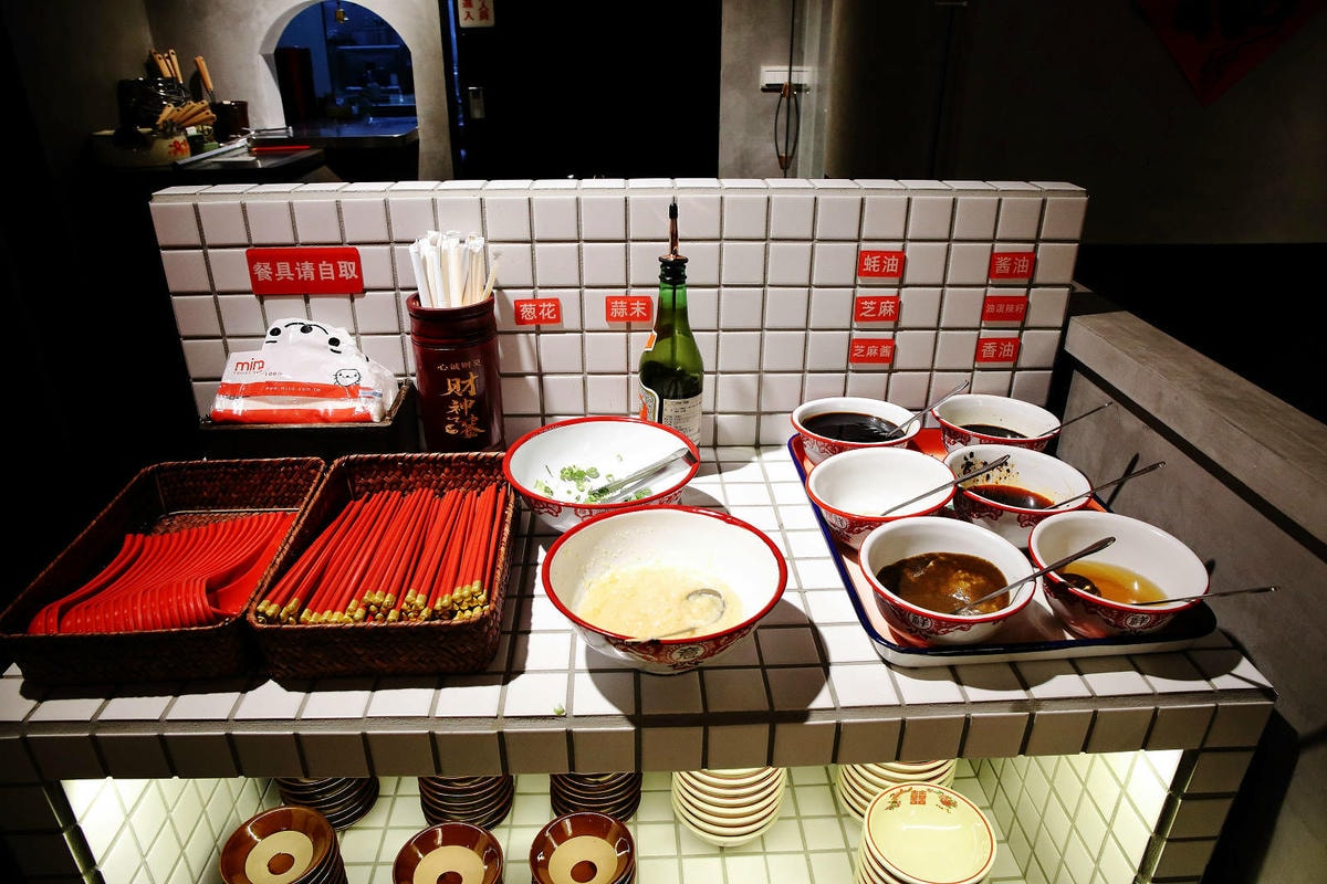 聚面。延吉街新開幕的10元串串香!來自四川最傳統的川味面食與