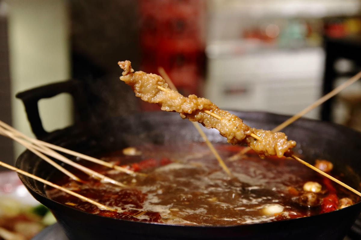 聚面。延吉街新開幕的10元串串香!來自四川最傳統的川味面食與
