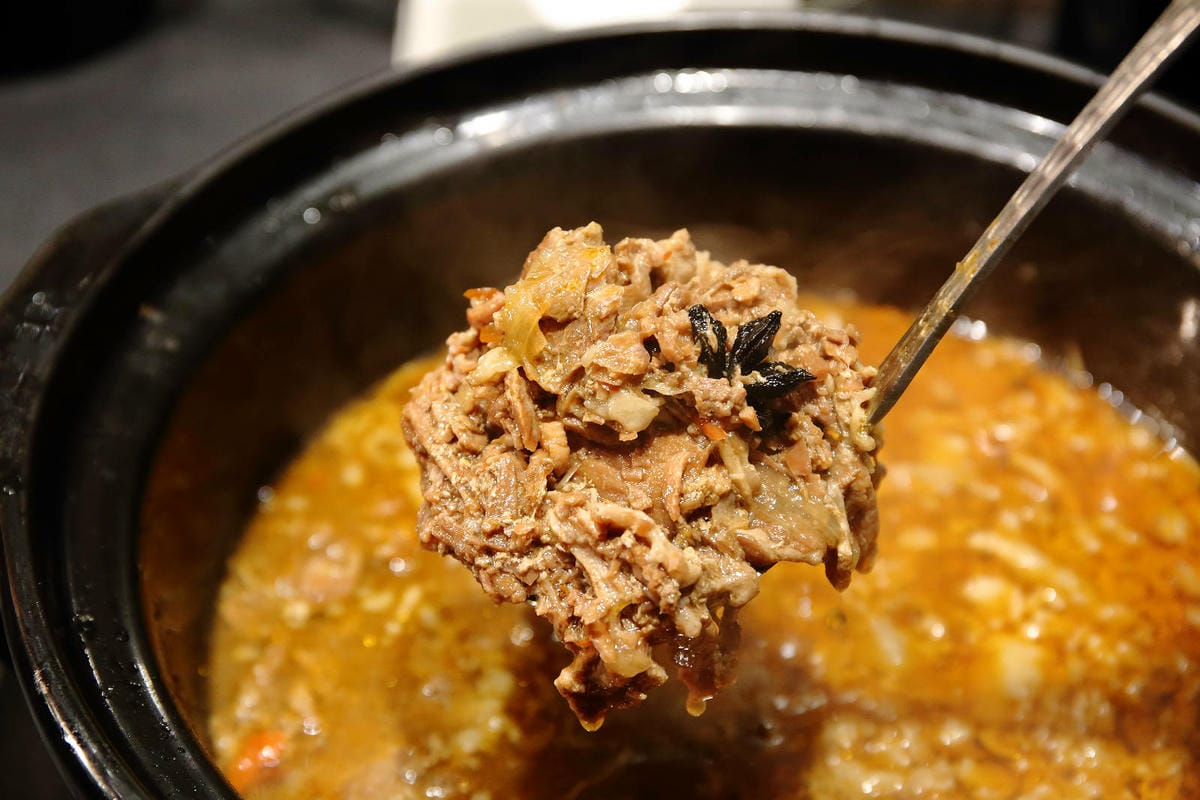 西門町燒肉吃到飽推薦！赤富士日式無煙燒肉鍋物西門店，和牛吃到