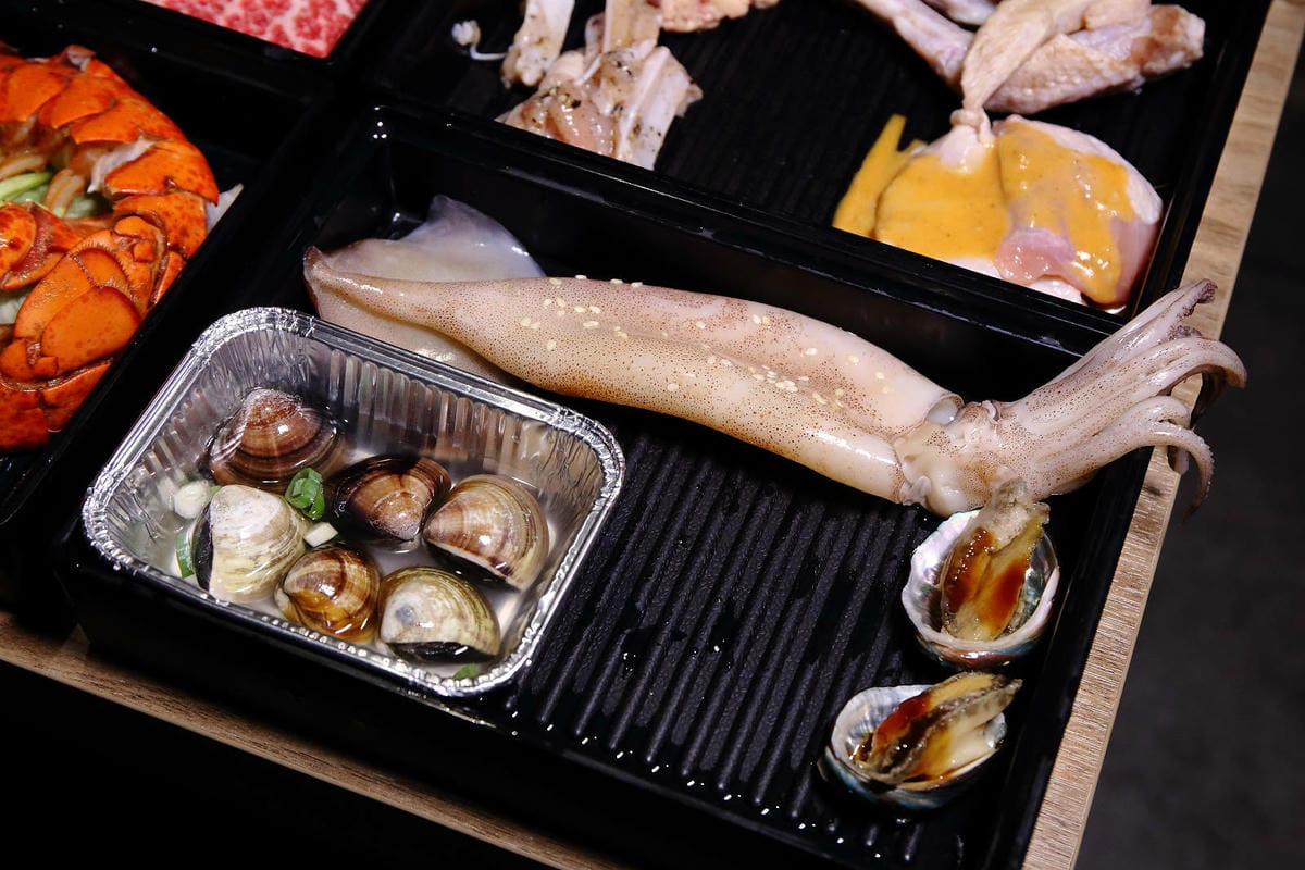 西門町燒肉吃到飽推薦！赤富士日式無煙燒肉鍋物西門店，和牛吃到