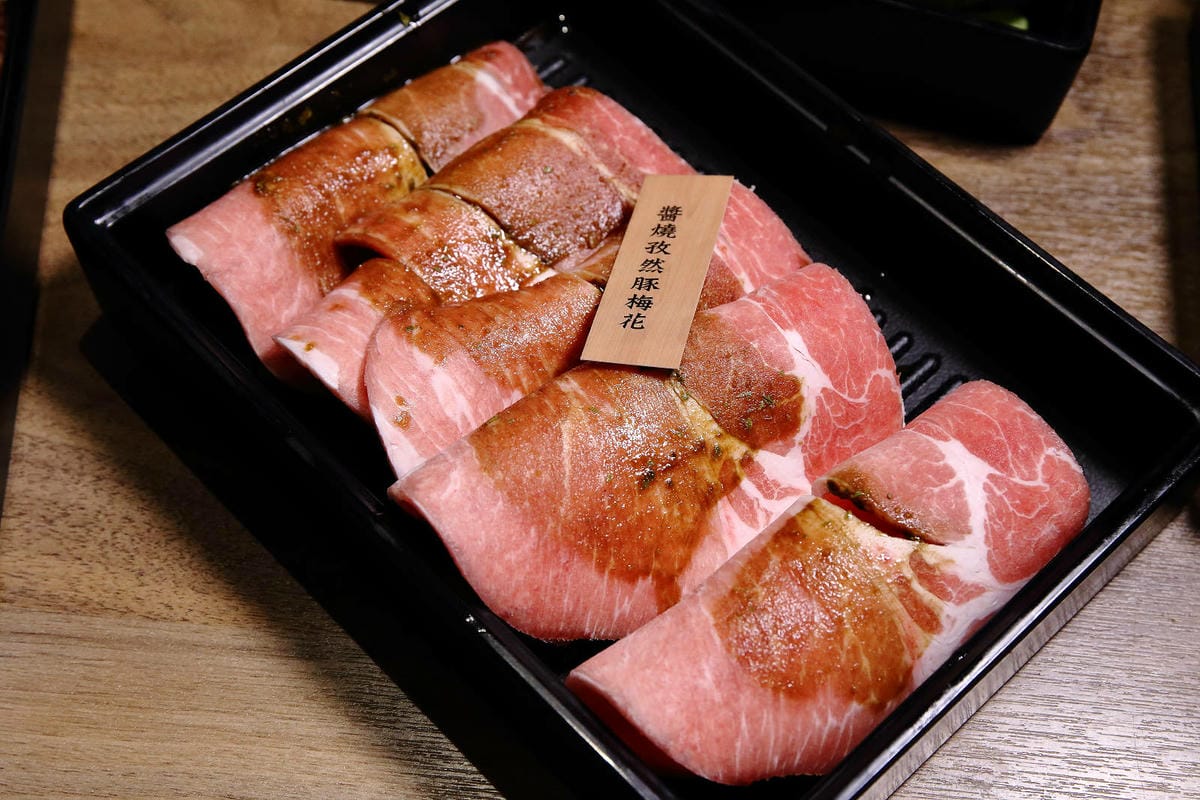 西門町燒肉吃到飽推薦！赤富士日式無煙燒肉鍋物西門店，和牛吃到