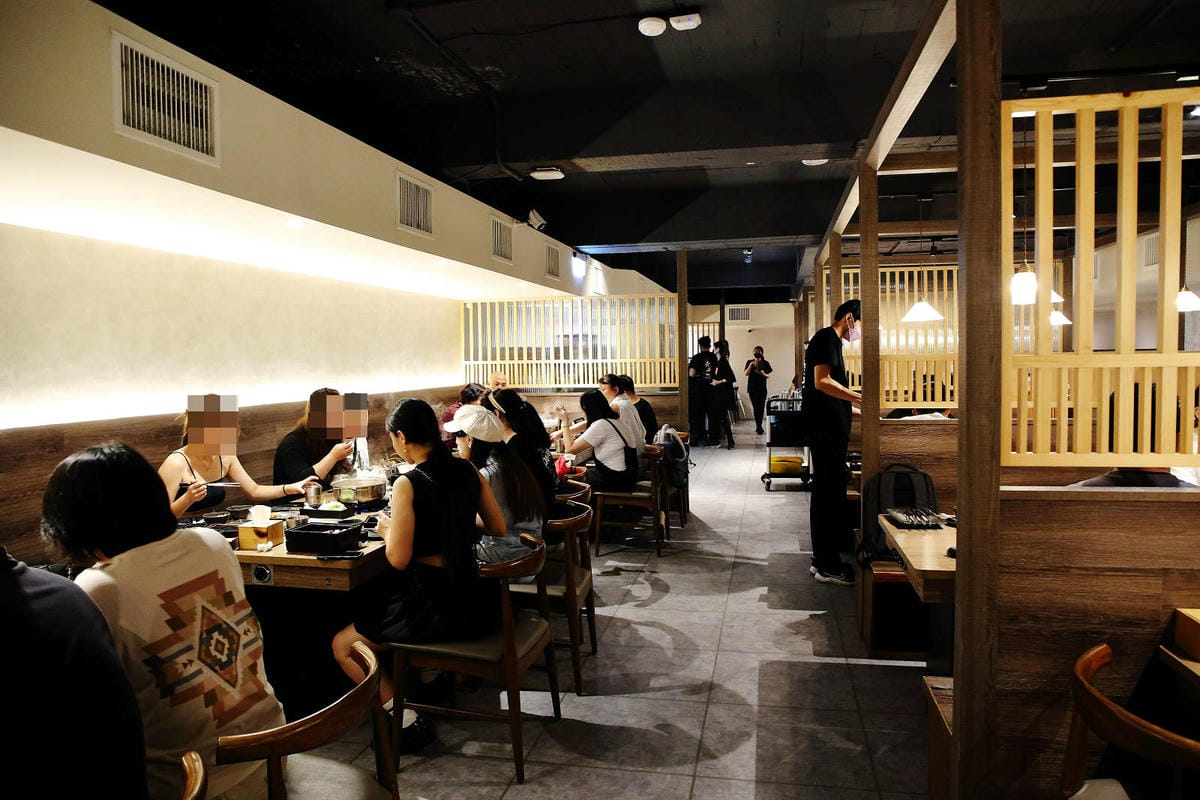 西門町燒肉吃到飽推薦！赤富士日式無煙燒肉鍋物西門店，和牛吃到