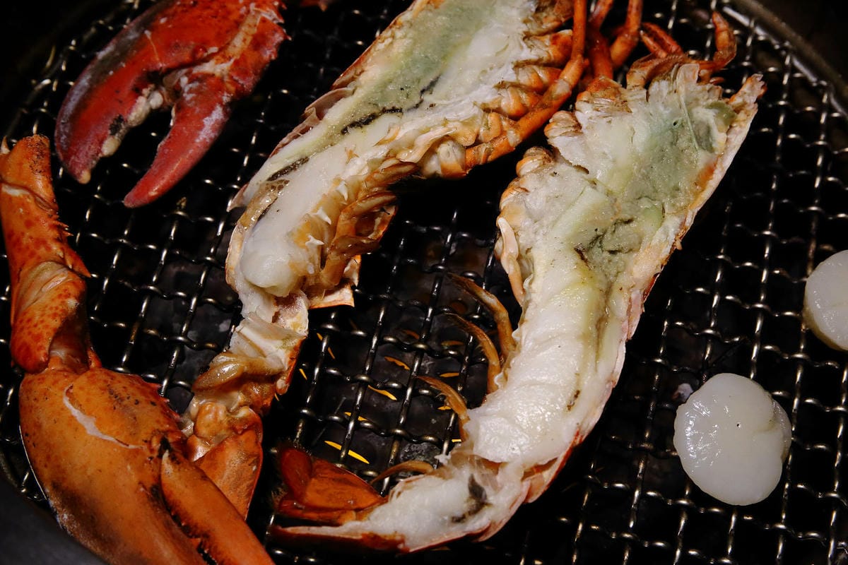 西門町燒肉吃到飽推薦！赤富士日式無煙燒肉鍋物西門店，和牛吃到