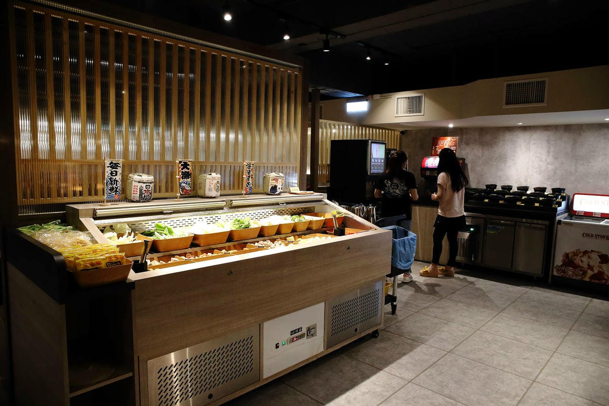 西門町燒肉吃到飽推薦！赤富士日式無煙燒肉鍋物西門店，和牛吃到