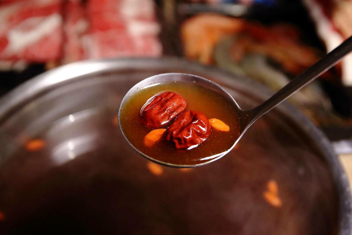 西門町燒肉吃到飽推薦！赤富士日式無煙燒肉鍋物西門店，和牛吃到