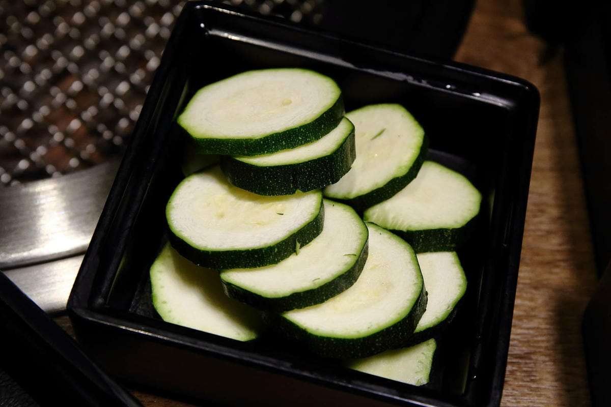 西門町燒肉吃到飽推薦！赤富士日式無煙燒肉鍋物西門店，和牛吃到