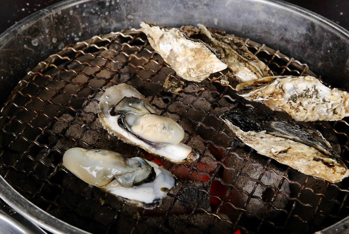 嘉義烤蚵吃到飽推薦!東石蚵王烤鮮蚵吃到飽,每人只要200元, 嘉義烤蚵吃到飽推薦!東石蚵王烤鮮蚵吃到飽,每人只要200元,