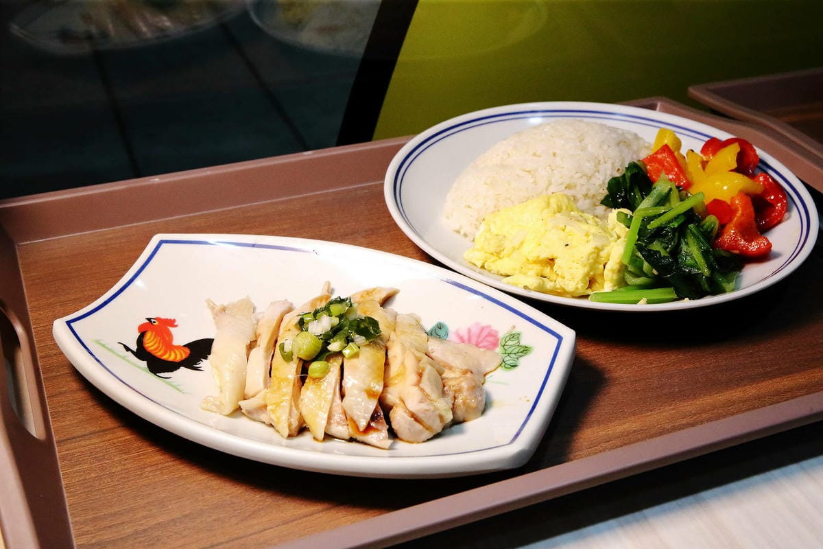 新莊超好吃海南雞飯推薦！好吃雞海南雞飯，雞肉鮮嫩多汁、金黃米