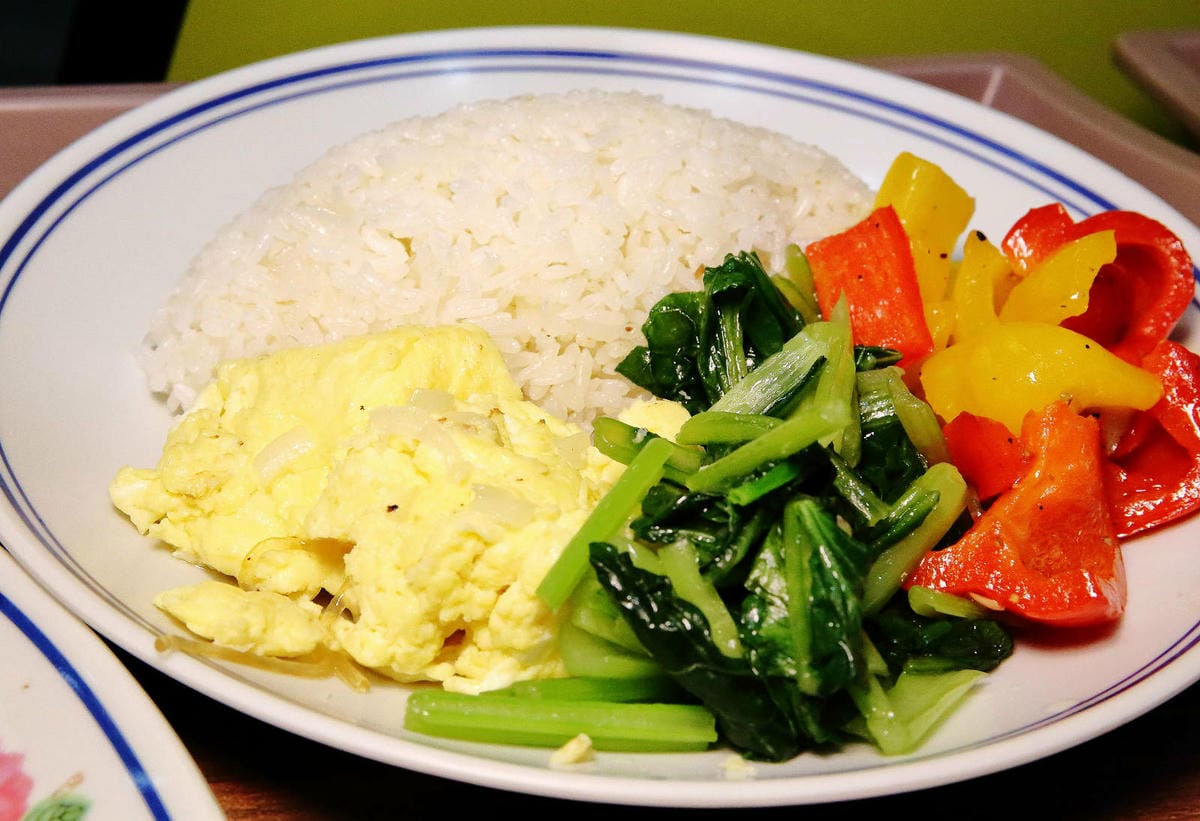 新莊超好吃海南雞飯推薦！好吃雞海南雞飯，雞肉鮮嫩多汁、金黃米