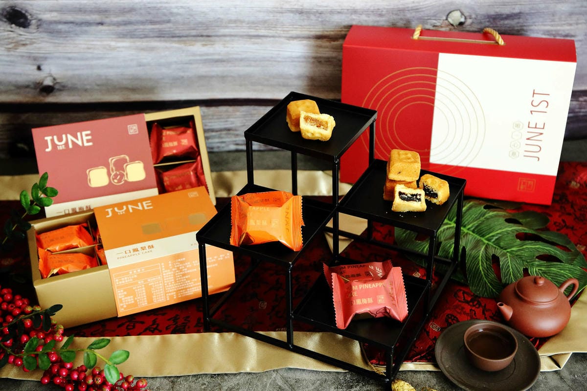 六月初一熱銷的伴手禮-鳳梨酥，精緻小巧的一口酥，令人愛不釋口