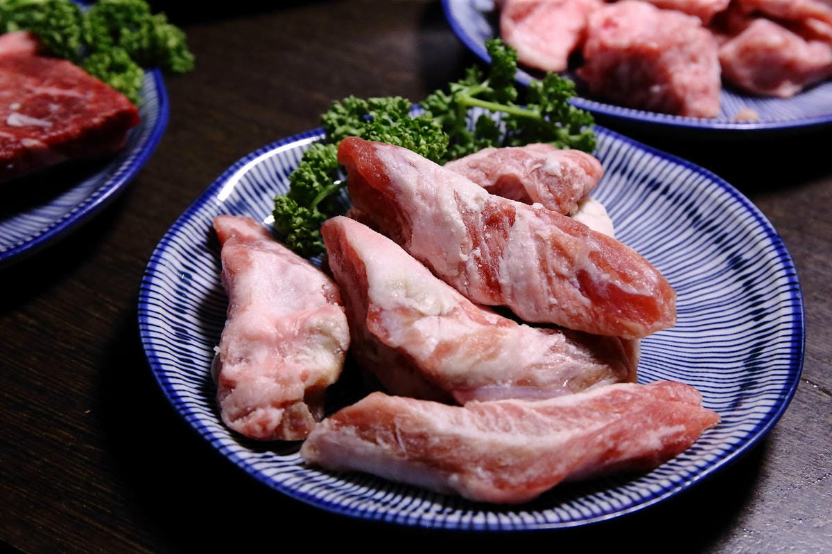 桃園中壢燒肉推薦，潮肉炭火燒肉中壢新生店，CP值超高的和牛吃