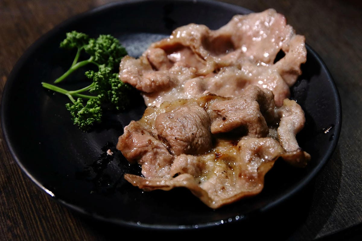 桃園中壢燒肉推薦，潮肉炭火燒肉中壢新生店，CP值超高的和牛吃