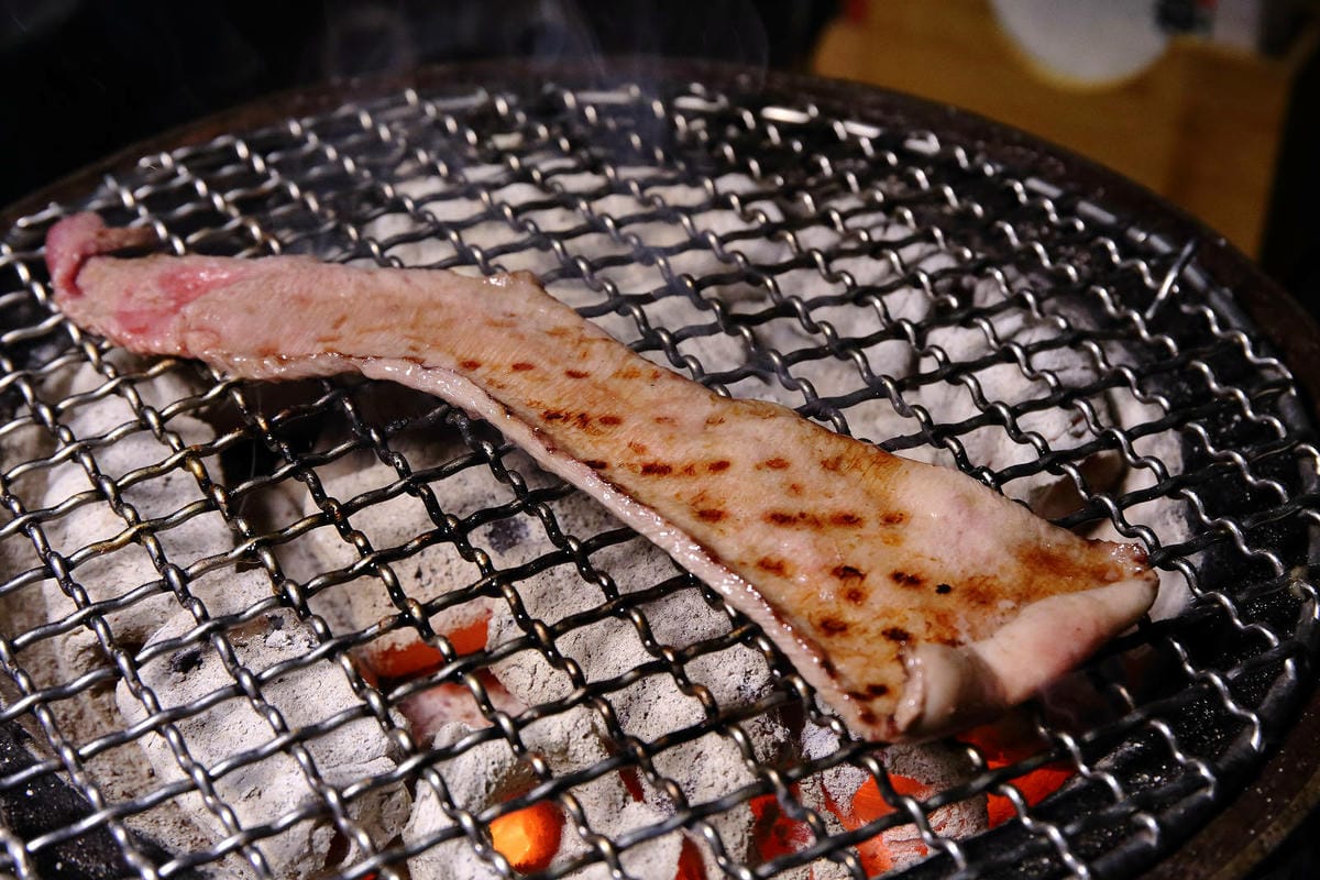 桃園中壢燒肉推薦，潮肉炭火燒肉中壢新生店，CP值超高的和牛吃