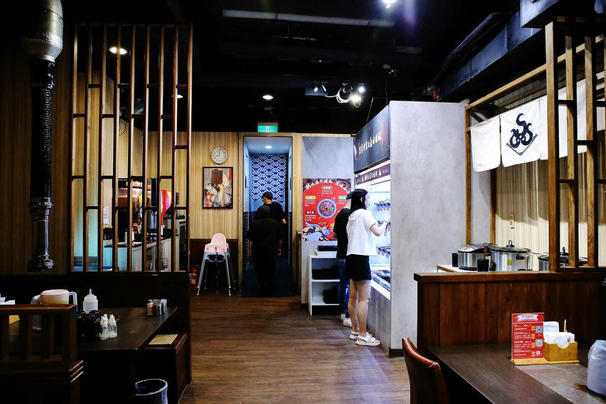 桃園中壢燒肉推薦，潮肉炭火燒肉中壢新生店，CP值超高的和牛吃