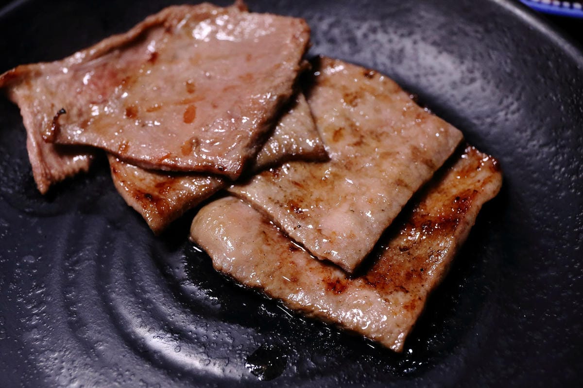 桃園中壢燒肉推薦，潮肉炭火燒肉中壢新生店，CP值超高的和牛吃