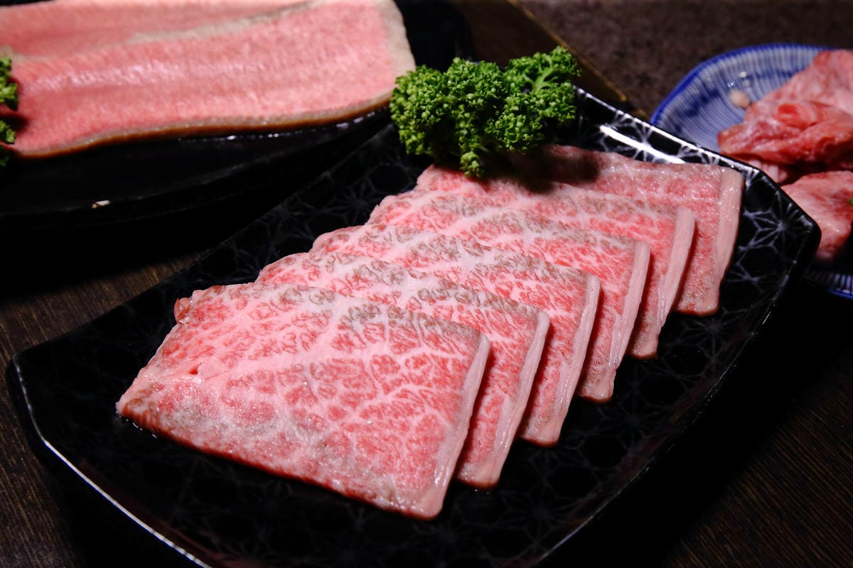 桃園中壢燒肉推薦，潮肉炭火燒肉中壢新生店，CP值超高的和牛吃