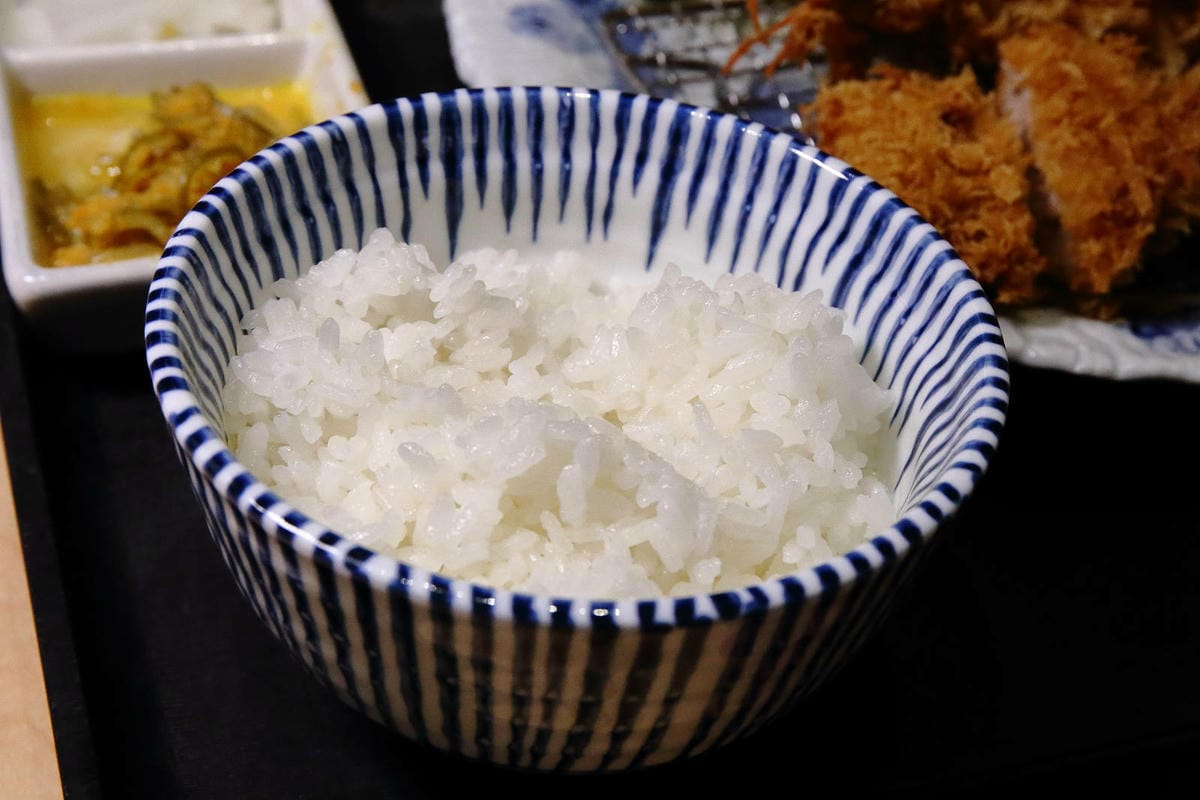 銀座杏子日式豬排，網友票選人氣第一名日式豬排！軟殼蝦與極厚炸