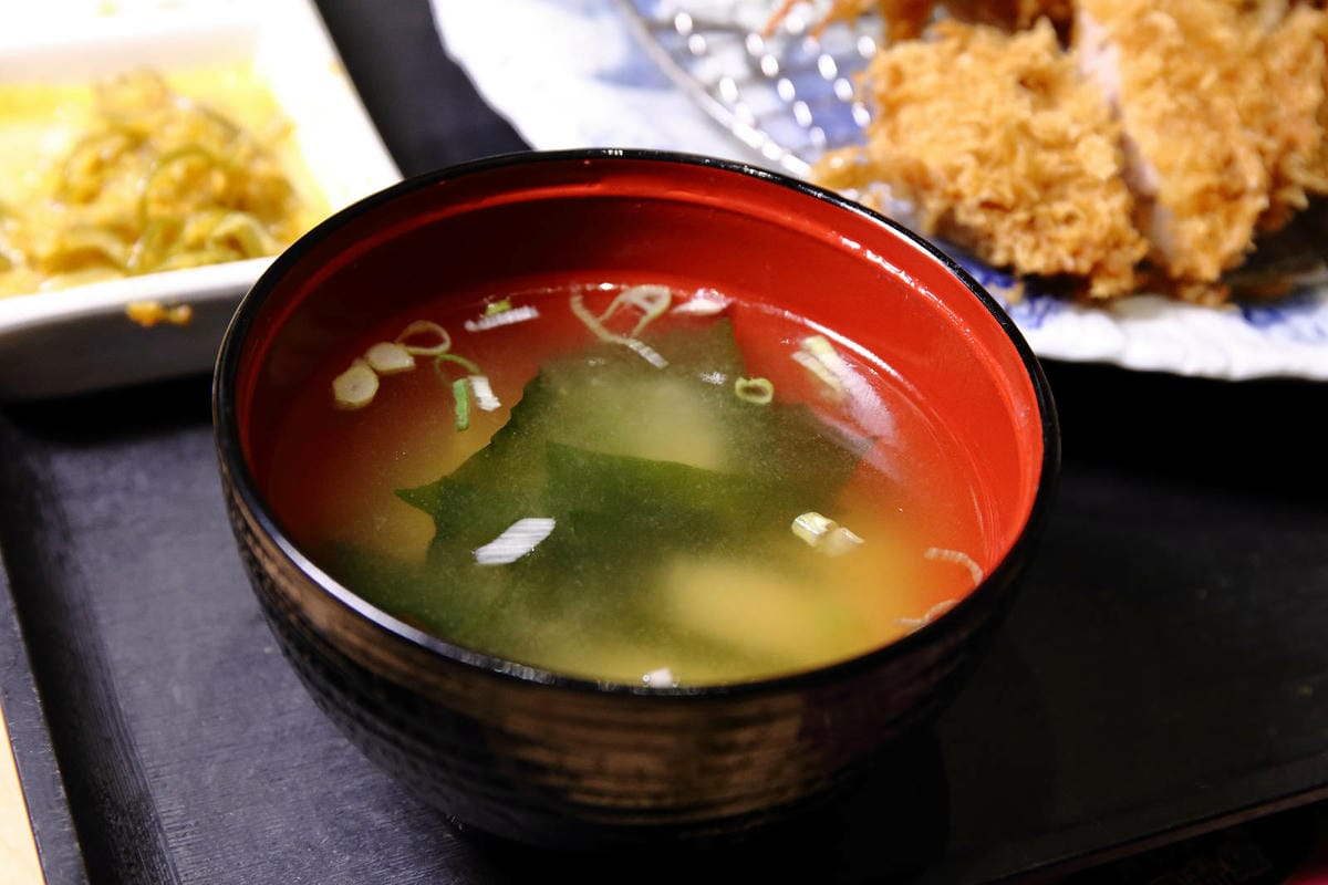 銀座杏子日式豬排，網友票選人氣第一名日式豬排！軟殼蝦與極厚炸