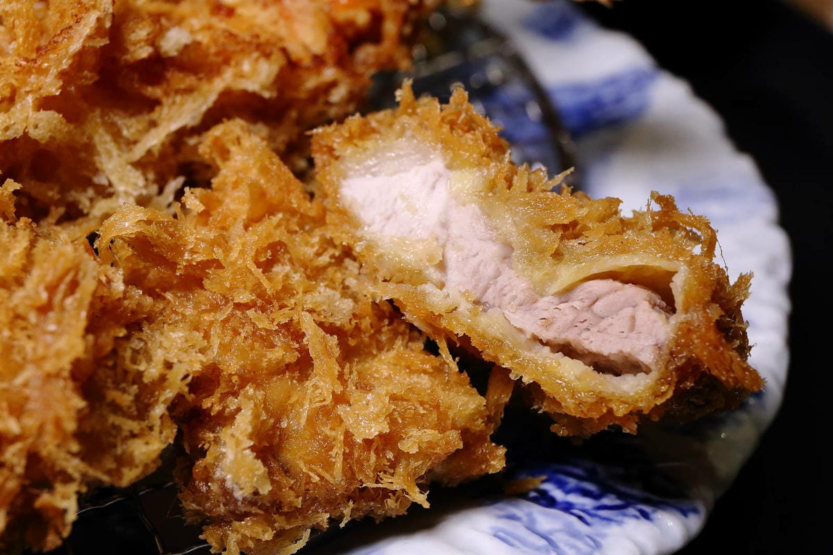 銀座杏子日式豬排，網友票選人氣第一名日式豬排！軟殼蝦與極厚炸